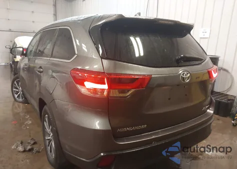 2019 Toyota Highlander Xle z USA, uszkodzony, nr VIN 5TDJZRFH9KS931947